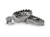 Repose-pieds AKRAPOVIC Titane Yamaha Tenere